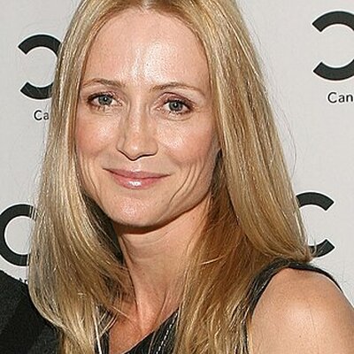 Portrait of Kelly Rowan