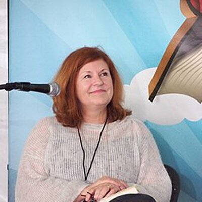 Portrait of Kimberly Willis Holt