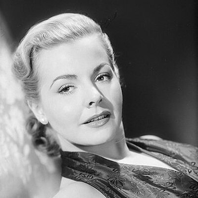 Portrait of Laura Elliott