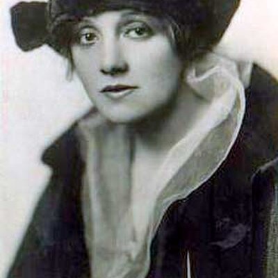 Portrait of Laurette Taylor