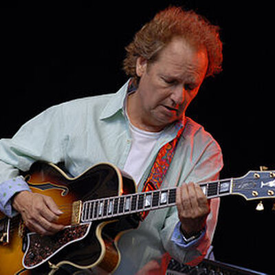 Portrait of Lee Ritenour