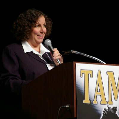 Portrait of Lori Lipman Brown