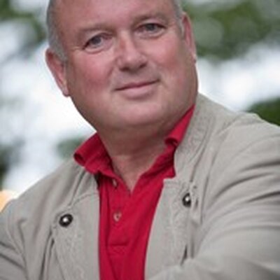 Louis de Bernieres