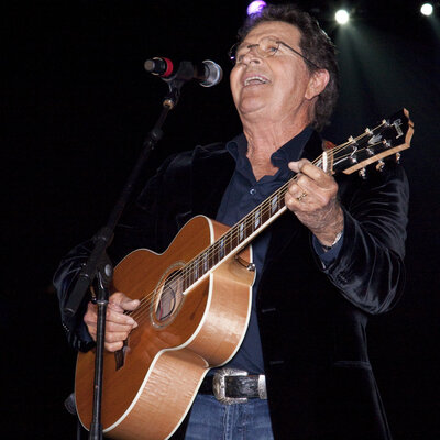 Portrait of Mac Davis