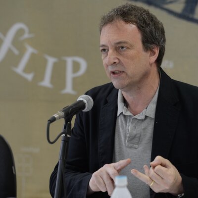 Portrait of Misha Glenny