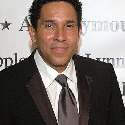 Portrait of Oscar Nunez
