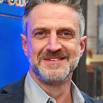 Portrait of Raul Esparza