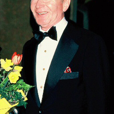 Portrait of Red Buttons