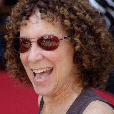 Portrait of Rhea Perlman