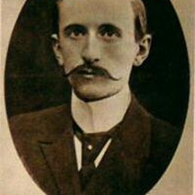Portrait of Robert Gillon