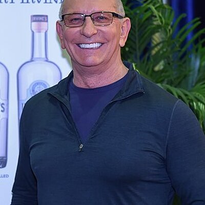 Portrait of Robert Irvine