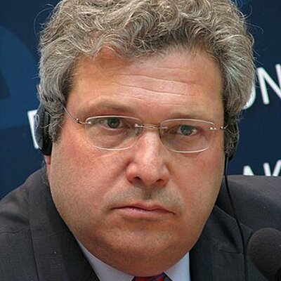 Portrait of Robert Kagan