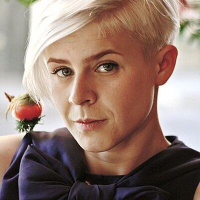 Portrait of Robyn