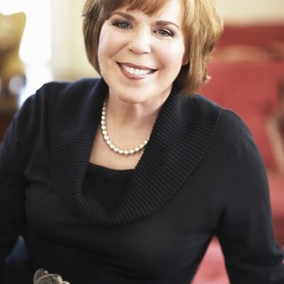 Portrait of Robyn Carr