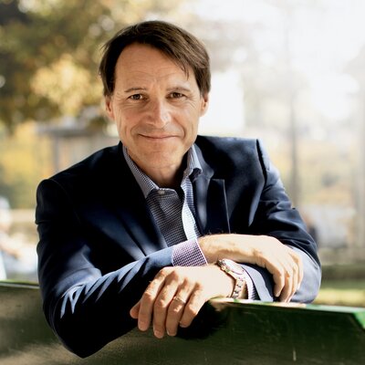 Portrait of Rolf Dobelli