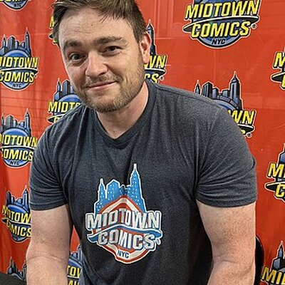 Portrait of Scott Snyder