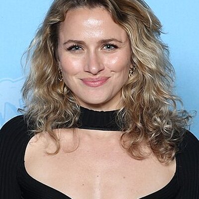 Portrait of Shantel VanSanten