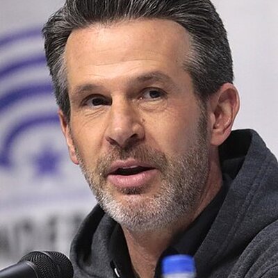 Portrait of Simon Kinberg