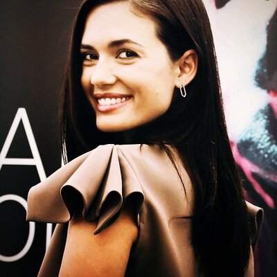 Portrait of Torrey DeVitto