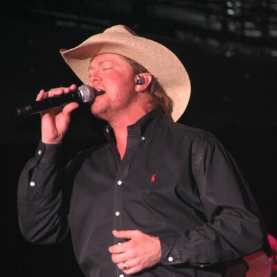 Portrait of Tracy Lawrence